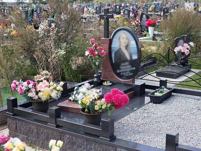 Гранит «Габбро-Диабаз» + «Лезниковский»