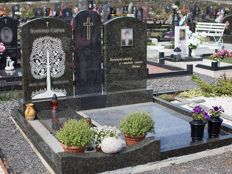 Гранит «Габбро-Диабаз» + «Балтик Грин»